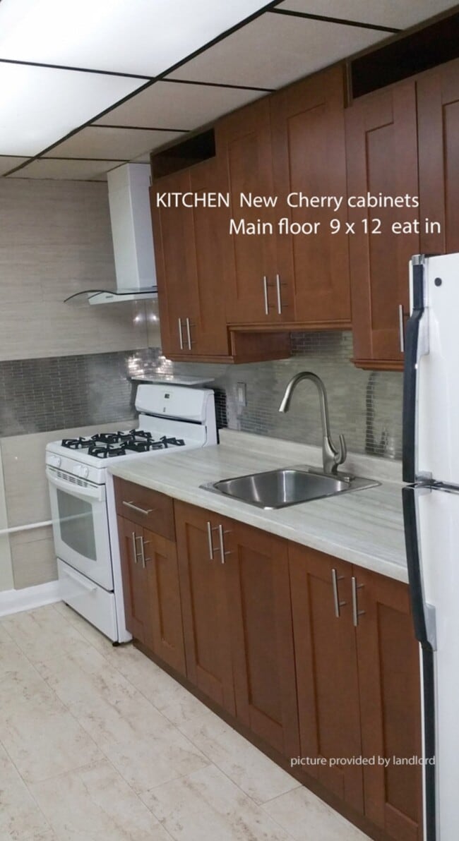 kitchen - 70 Waverley Rd