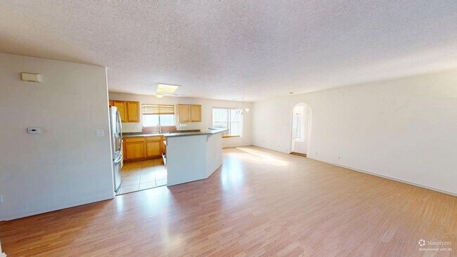 Foto del edificio - Centrally located 3 bed 3 bath home.