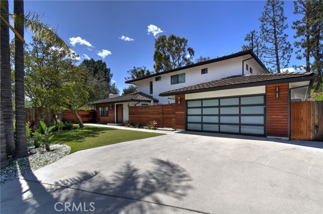 Building Photo - 4751 Del Moreno Dr