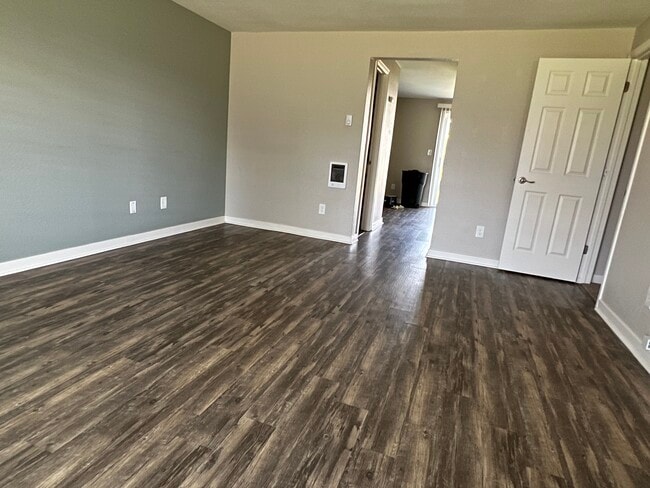 Living Room - 503 SE 110th Ave