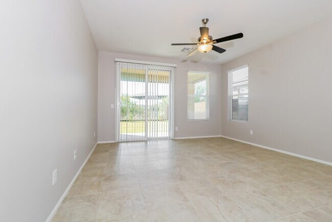 Building Photo - 10425 W Pima St