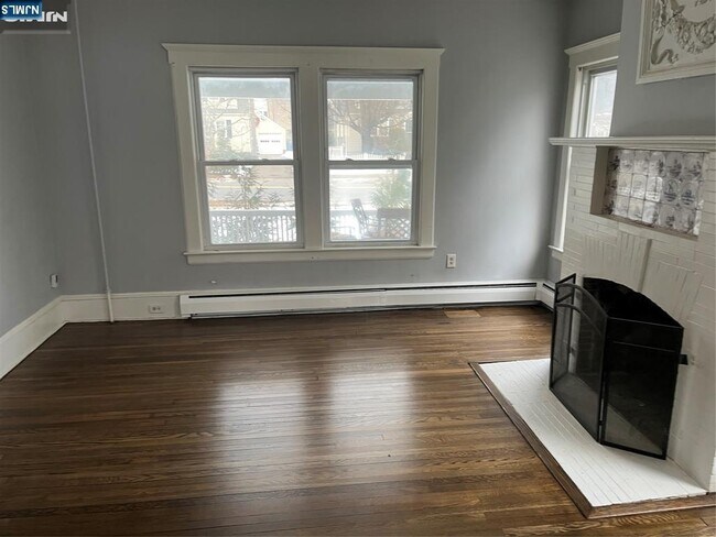 Foto del edificio - 206 Godwin Ave