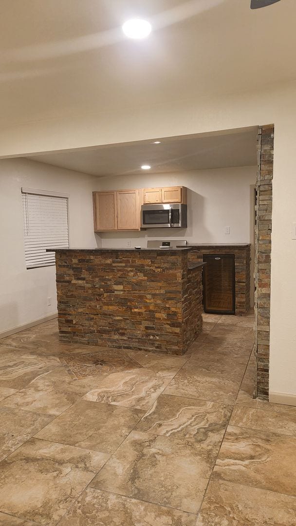 Foto del edificio - Quaint, but updated 3 bedroom, 2 bath