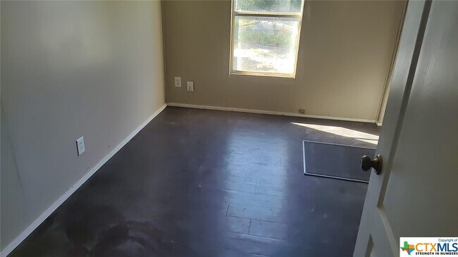 Building Photo - 8926 Witter Ln