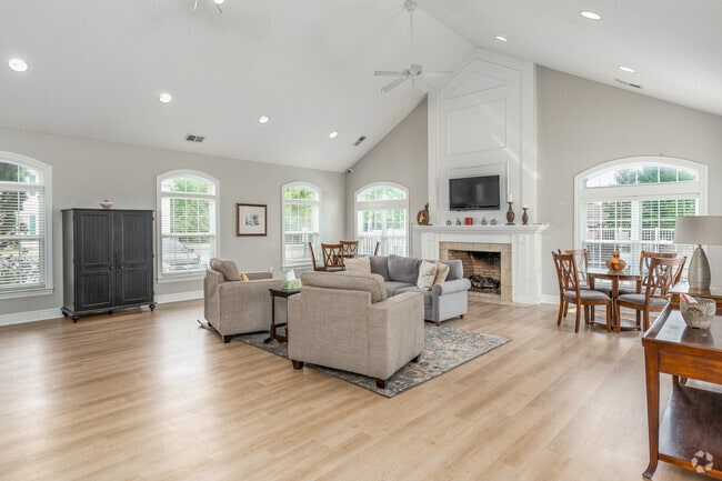 Casa club - The Residences at Scioto Crossing