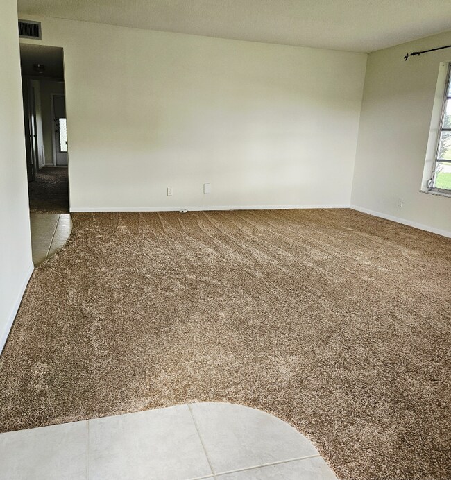Foto del edificio - 277 W High Point Ct