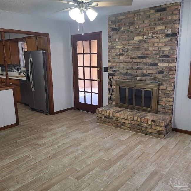 Building Photo - 3014 Ranchette Square