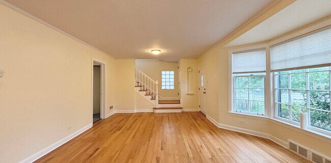 Foto del edificio - 5205 W Foster Ave