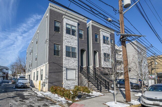 Foto del edificio - 197 Garfield Ave