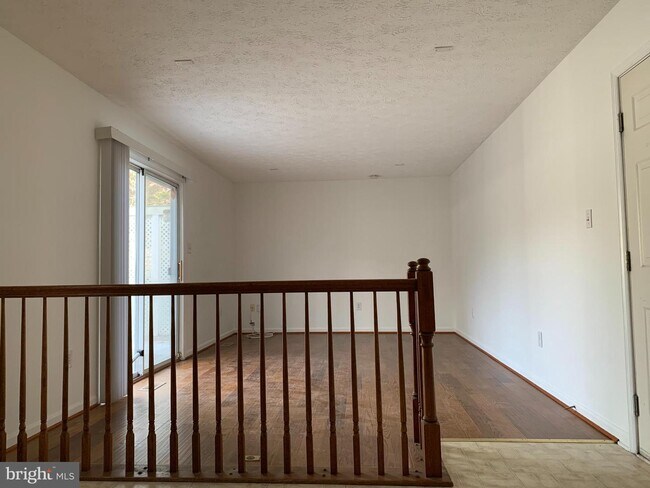 Foto del edificio - 6488 Wesley Ln