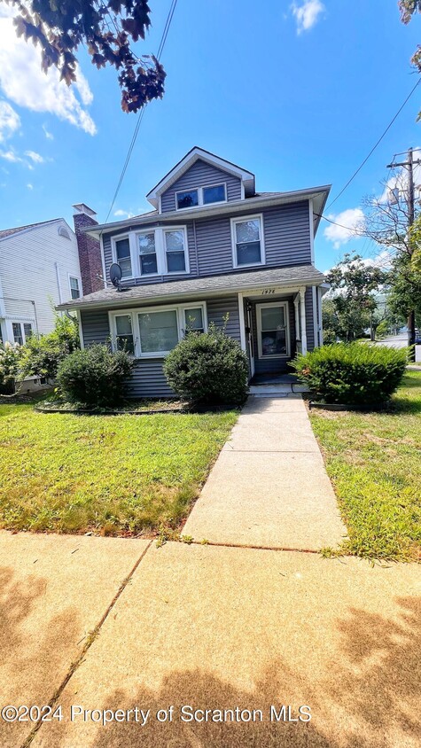 Primary Photo - 1478 Wyoming Ave