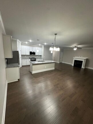 Building Photo - 6027 Villa Ford Ln