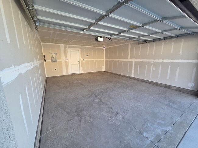 Building Photo - Discover Your Washington Dream Home!