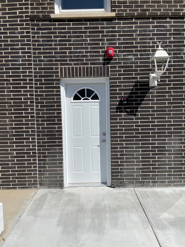 Building Photo - 215 N Waukegan Rd