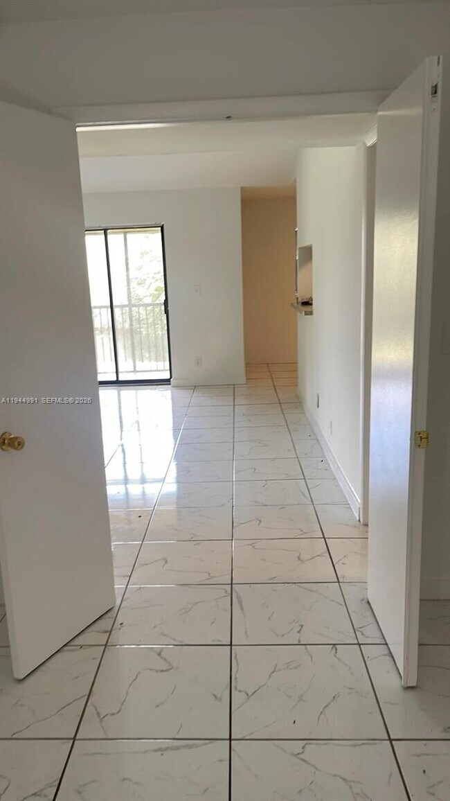 Foto del edificio - 3976 NW 87th Ave