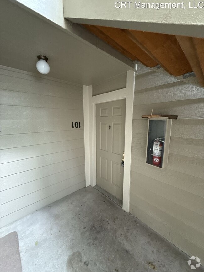 Building Photo - 8225 E Fairmount Dr