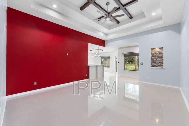 Foto del edificio - 7288 Rain Forest Dr