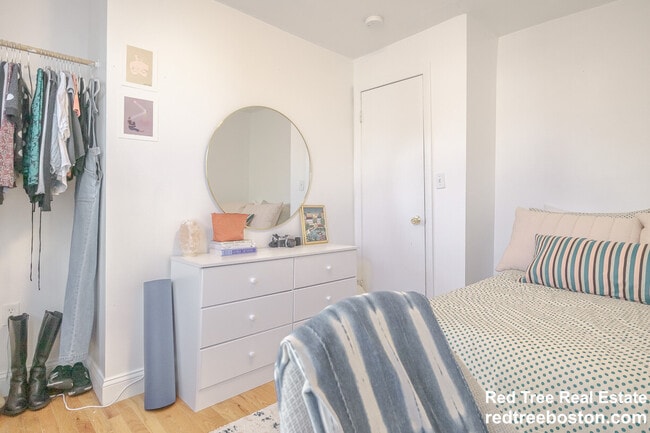 Foto del edificio - 238 Everett St