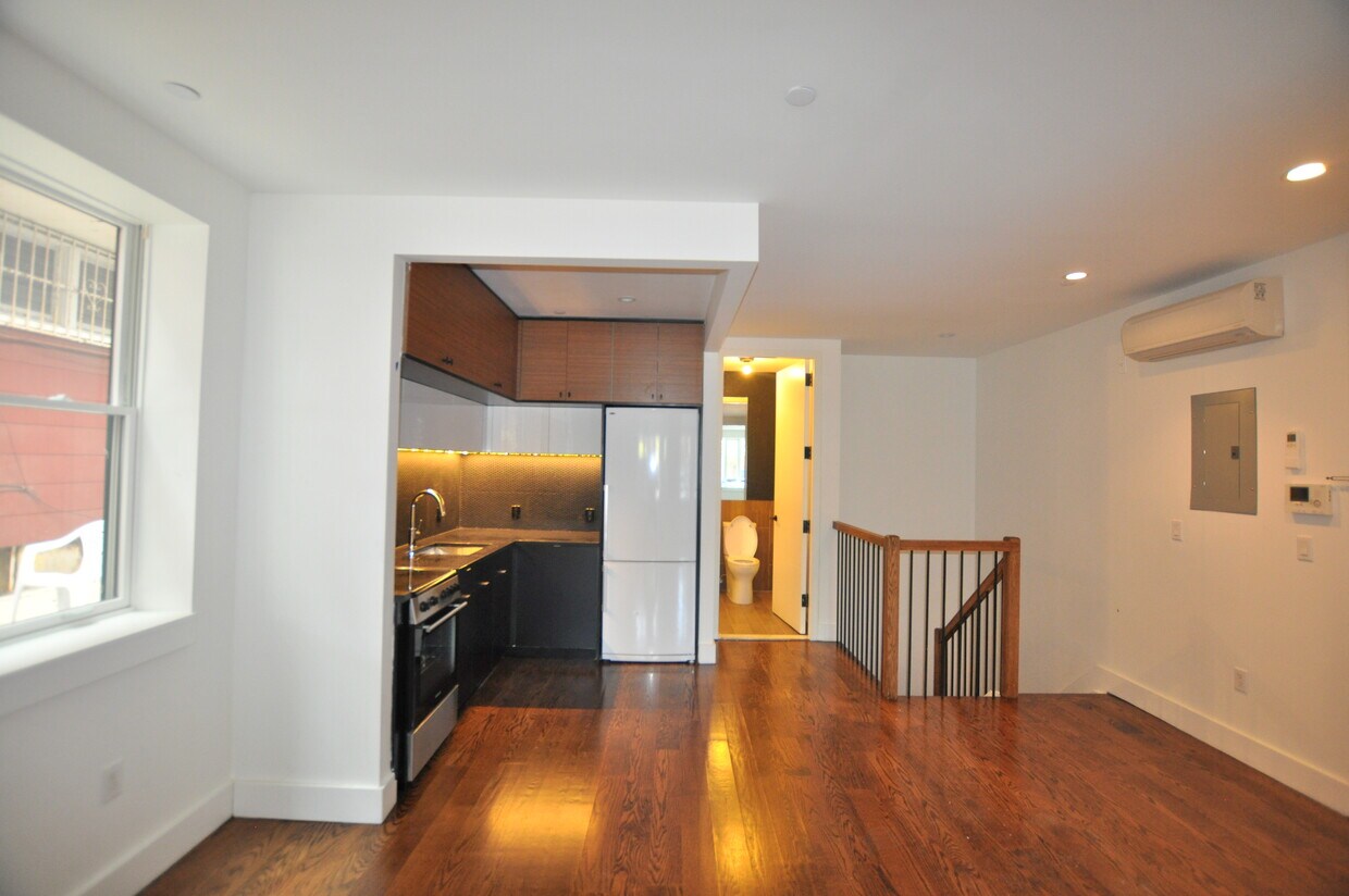 194 Hawthorne St Unit 1F, Brooklyn, NY 11225 Room for Rent in Brooklyn, NY