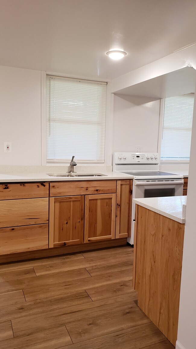Kitchen - 619 N Genesee St
