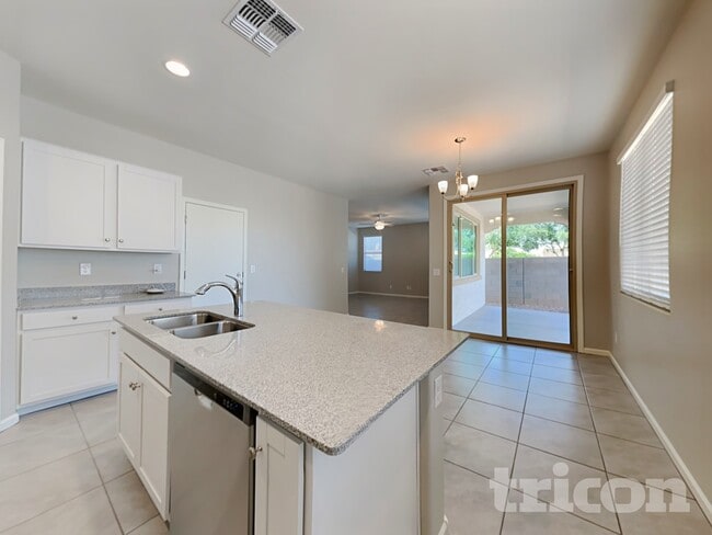 Building Photo - 8616 E Posada Ave