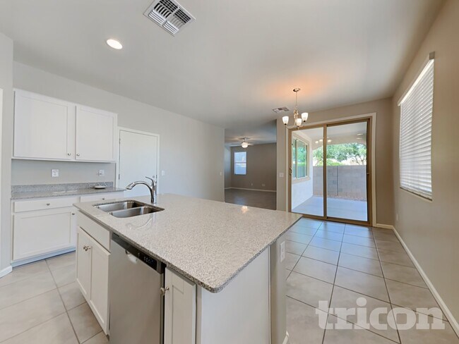 Foto del edificio - 8616 E Posada Ave