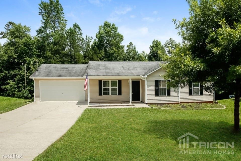Primary Photo - 103 Thorn Thicket Way