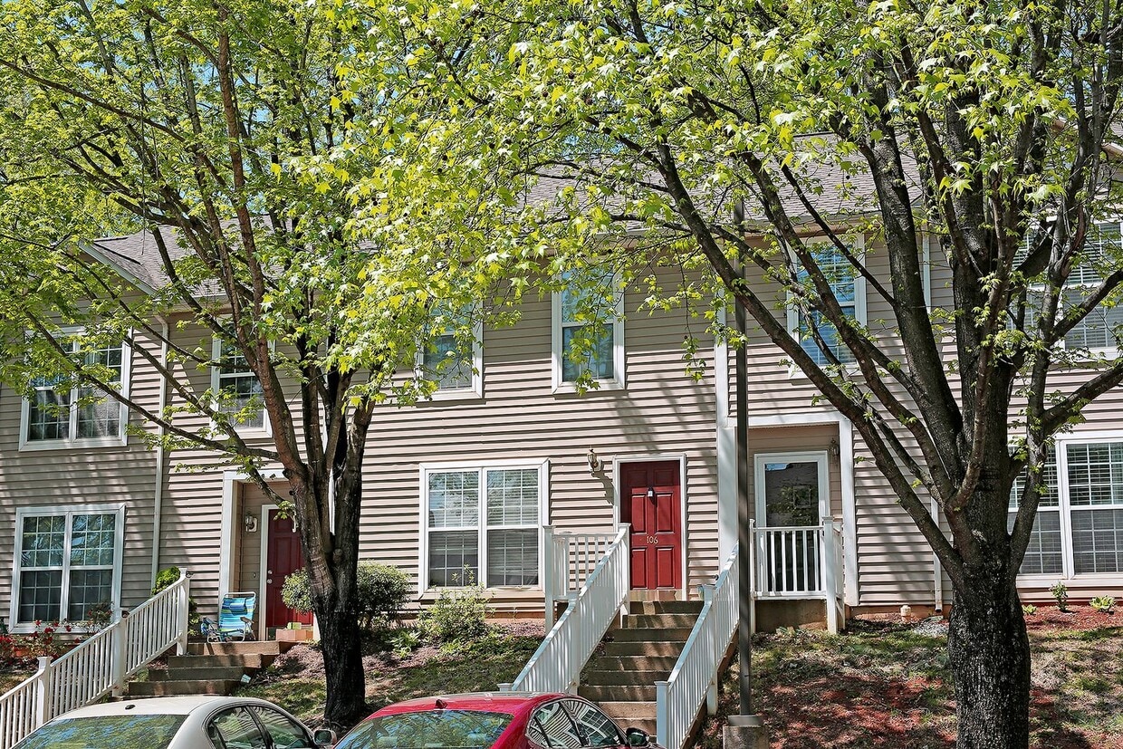 Primary Photo - Pet-Friendly Ridgecrest Townhome