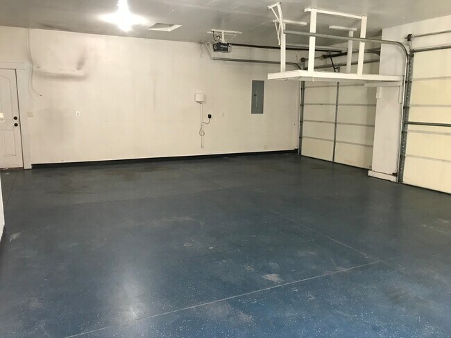 Foto del edificio - 3 bedroom 2 bathroom Meridian home with bo...