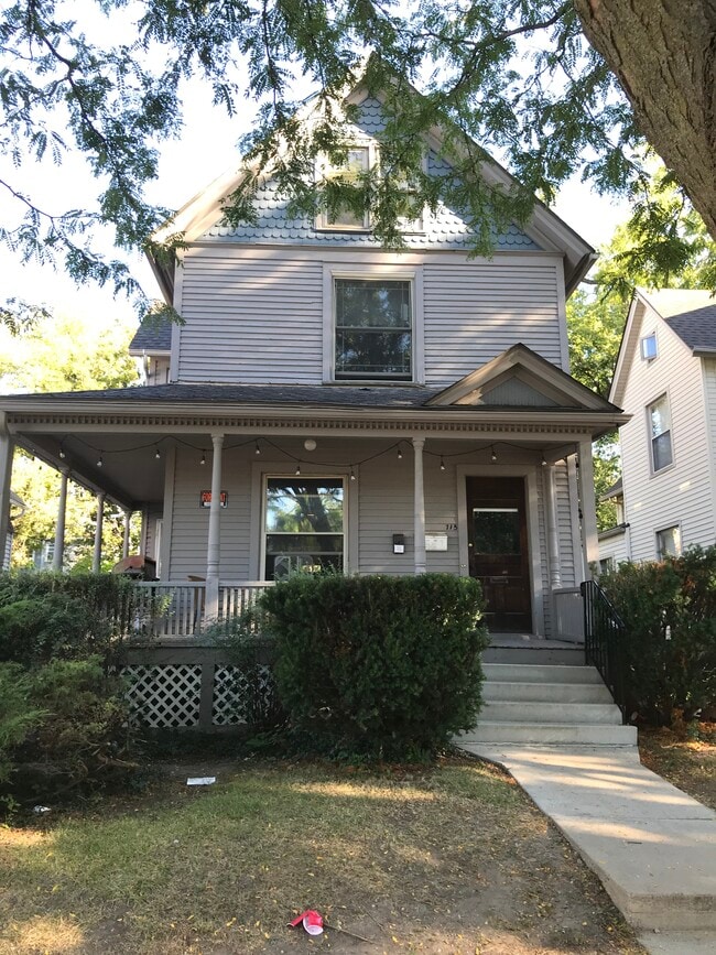 Building Photo - 715 Arbor St