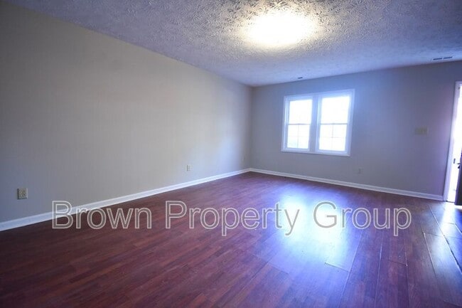 Foto del edificio - 3321 Scotty Hill Rd