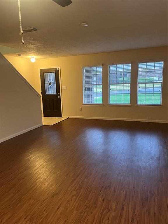 Building Photo - 302 Inverness Dr