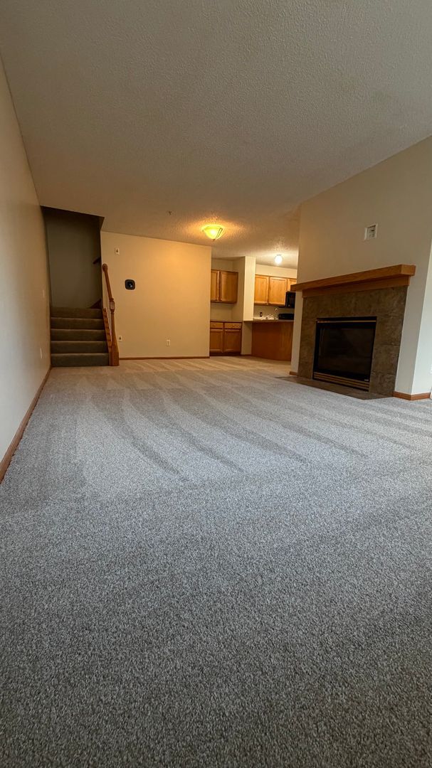 Foto del edificio - Freshly painted 3BD/2BA Townhome * Rosemount * Available Now
