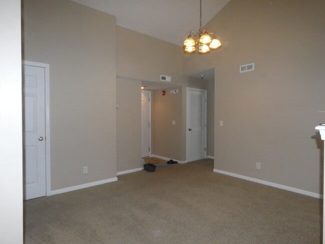 Building Photo - 5501 NE 80th Terrace