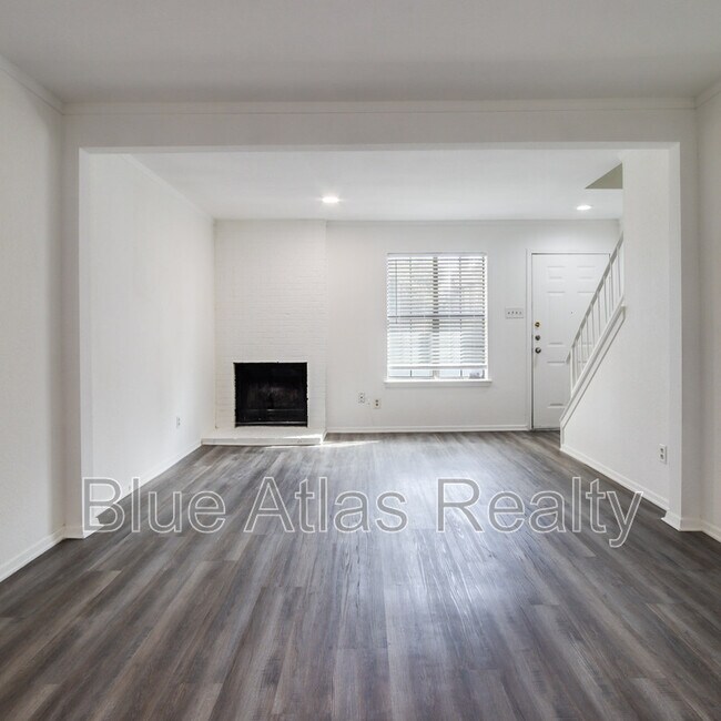 Building Photo - 2718 Wimbledon Ct