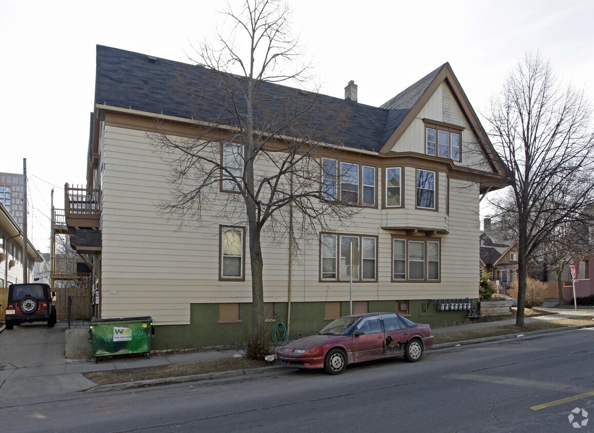 Building Photo - 1700-1706 E Lafayette Pl