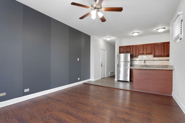 Building Photo - 3631 W Dickens Ave