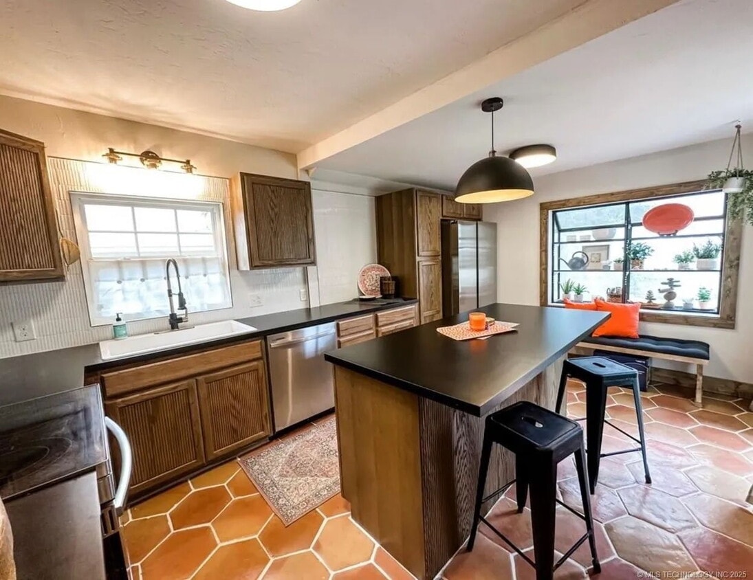 3 Bedroom 2 Bath House for Lease!! - 3 Bedroom 2 Bath House for Lease!!