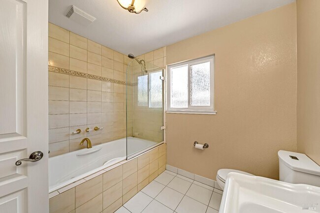 Foto del edificio - 601 Cherry Ct