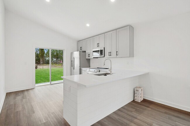 Building Photo - 980 W 9th St