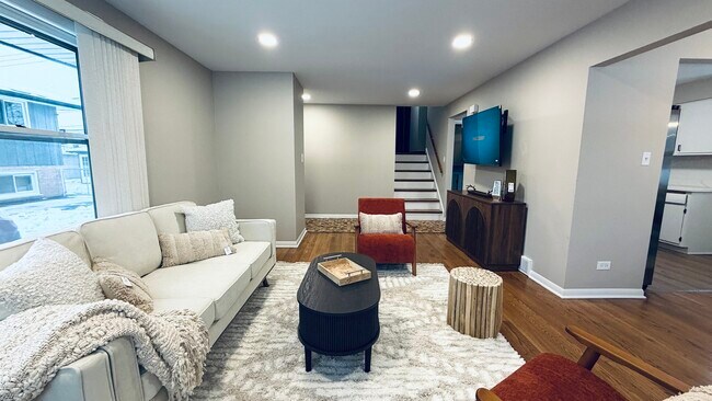 Building Photo - 9323 80th Ct