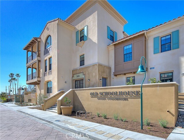 Foto del edificio - 501 W Foothill Blvd