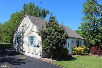 Building Photo - 23 Elbo Ln