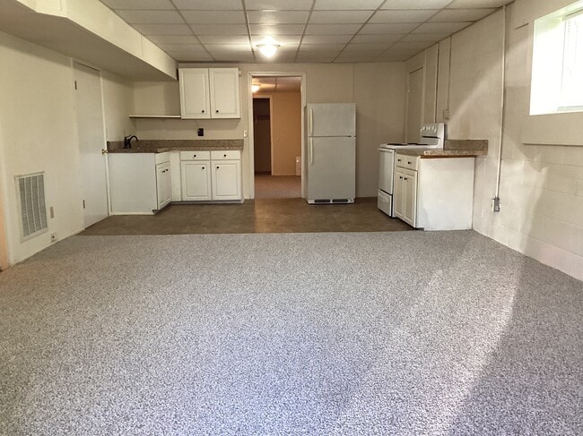 Building Photo - 124 Hibiscus Dr