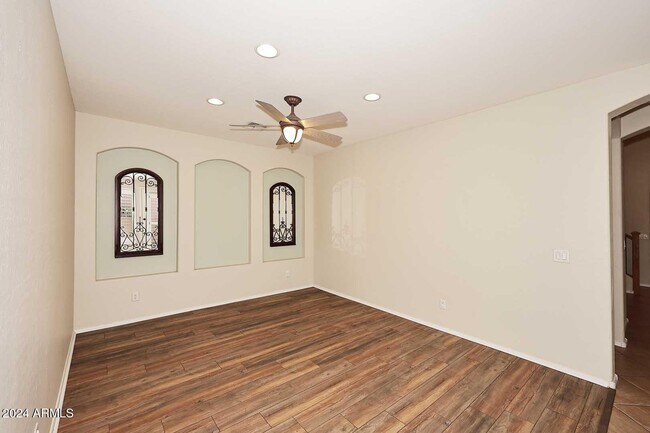 Building Photo - 3018 W Gran Paradiso Dr