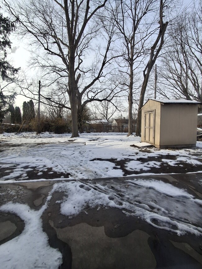 Building Photo - 833 Indiana Ave