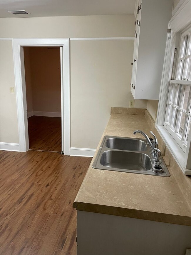 Foto del edificio - 2 Bedroom Apartment - Statesville Downtown