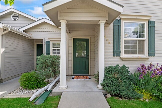 Foto del edificio - 2 Bedroom 2 Bathroom townhome in Southeast...