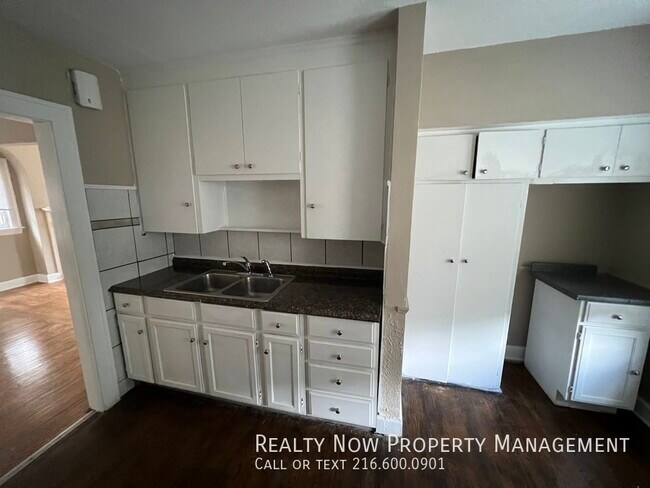 Building Photo - 3638 Glencairn Rd