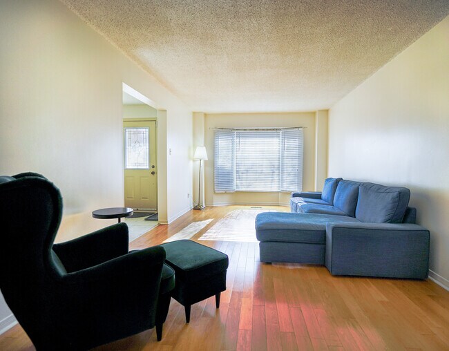 Building Photo - 26 Dartmoor Dr